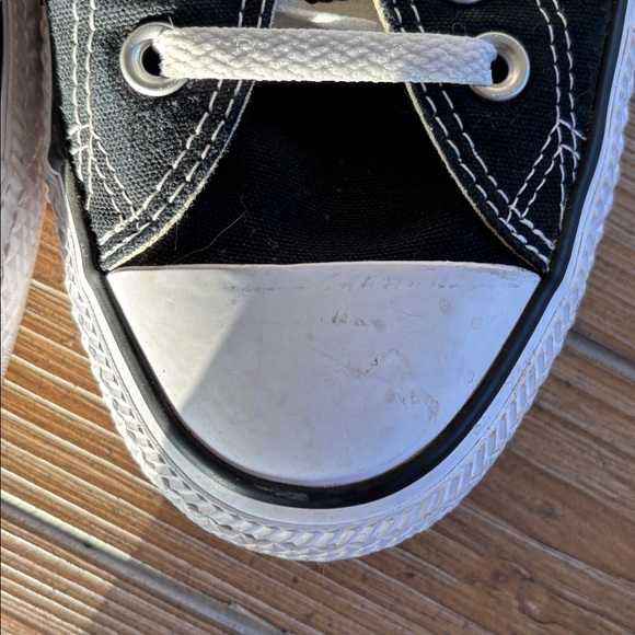 Converse Black and White Low-Top Sneakers 11.5 - Picture 4 of 9